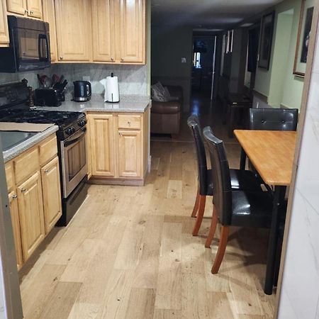 Two Bedroom Few Blocks From The Beach And Tropicana Casino Atlantic Stadt Exterior foto